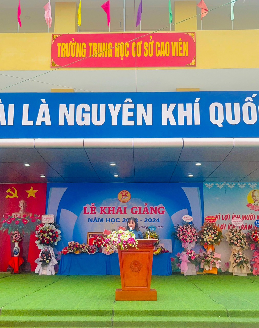 Hiệu trưởng Nguyễn Thị Thanh Hường phát biểu tại lễ khai giảng